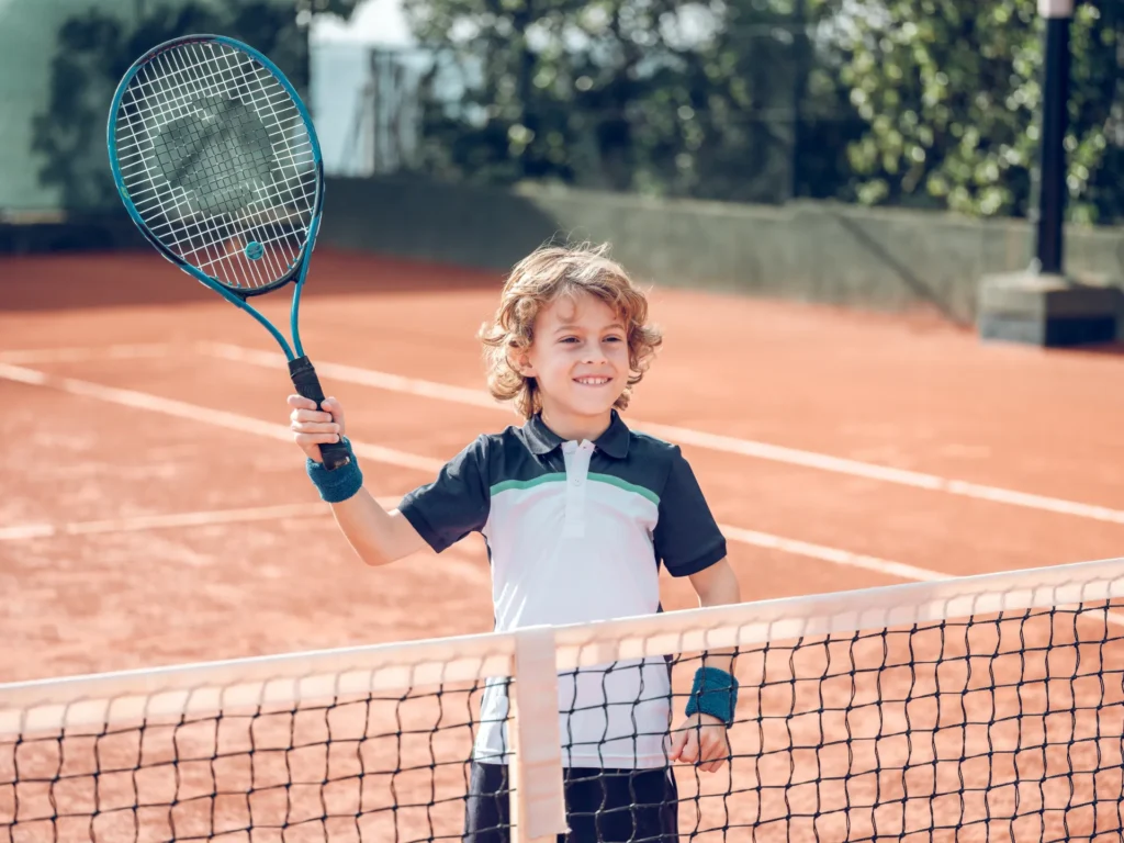 copii la antrenament tenis la Tenis Club Primăverii